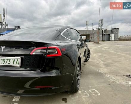 Чорний Тесла Модель 3, об'ємом двигуна 0 л та пробігом 70 тис. км за 15900 $, фото 5 на Automoto.ua