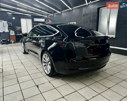 Чорний Тесла Модель 3, об'ємом двигуна 0 л та пробігом 96 тис. км за 17999 $, фото 12 на Automoto.ua