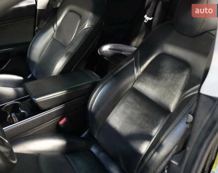 Чорний Тесла Модель 3, об'ємом двигуна 0 л та пробігом 163 тис. км за 15600 $, фото 15 на Automoto.ua