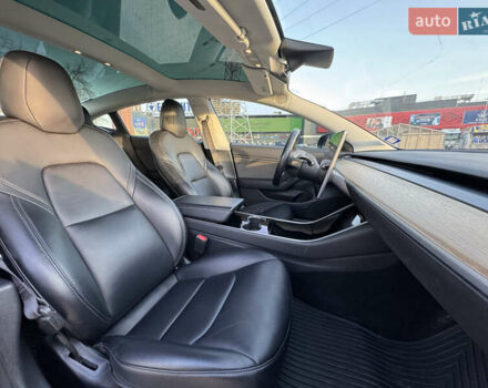 Чорний Тесла Модель 3, об'ємом двигуна 0 л та пробігом 127 тис. км за 18500 $, фото 40 на Automoto.ua