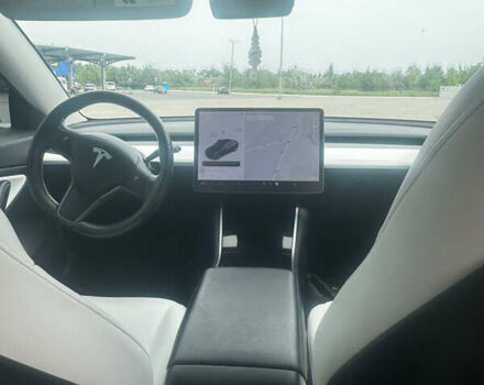 Черный Тесла Модель 3, объемом двигателя 0 л и пробегом 130 тыс. км за 16999 $, фото 4 на Automoto.ua
