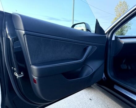 Чорний Тесла Модель 3, об'ємом двигуна 0 л та пробігом 128 тис. км за 372 $, фото 3 на Automoto.ua