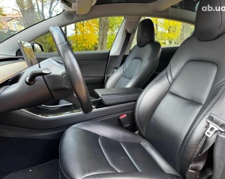 Черный Тесла Модель 3, объемом двигателя 0 л и пробегом 65 тыс. км за 25390 $, фото 13 на Automoto.ua