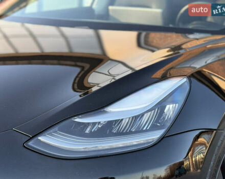 Чорний Тесла Модель 3, об'ємом двигуна 0 л та пробігом 117 тис. км за 18999 $, фото 12 на Automoto.ua