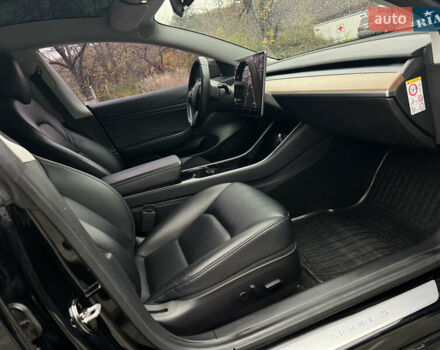 Черный Тесла Модель 3, объемом двигателя 0 л и пробегом 93 тыс. км за 15600 $, фото 43 на Automoto.ua