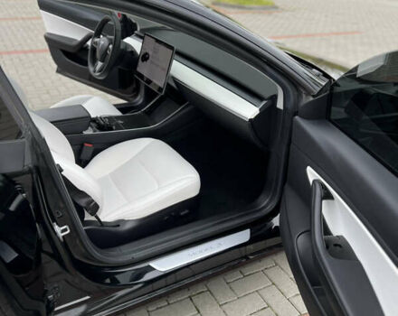 Чорний Тесла Модель 3, об'ємом двигуна 0 л та пробігом 95 тис. км за 17950 $, фото 14 на Automoto.ua