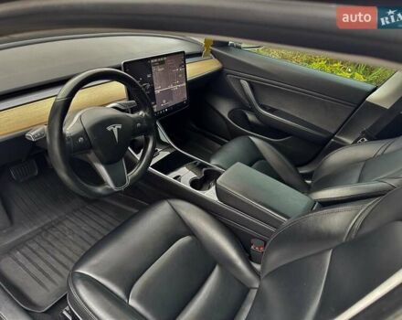 Черный Тесла Модель 3, объемом двигателя 0 л и пробегом 92 тыс. км за 21800 $, фото 5 на Automoto.ua