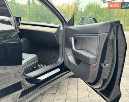 Черный Тесла Модель 3, объемом двигателя 0 л и пробегом 120 тыс. км за 16350 $, фото 15 на Automoto.ua