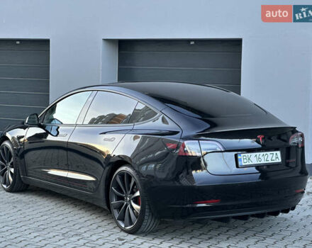 Черный Тесла Модель 3, объемом двигателя 0 л и пробегом 121 тыс. км за 19400 $, фото 2 на Automoto.ua