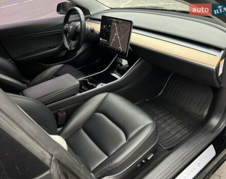 Черный Тесла Модель 3, объемом двигателя 0 л и пробегом 93 тыс. км за 15600 $, фото 40 на Automoto.ua