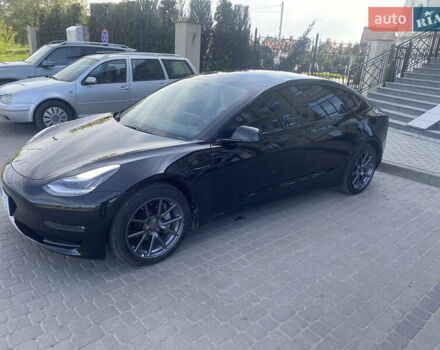 Тесла Модель 3 2019 у Львові на Automoto.ua Чорний Тесла Модель 3, об'ємом двигуна 0 л та пробігом 107 тис. км за 23900 $, фото 27 на Automoto.ua