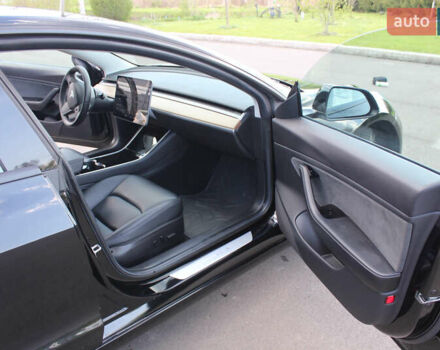 Черный Тесла Модель 3, объемом двигателя 0 л и пробегом 126 тыс. км за 15500 $, фото 14 на Automoto.ua
