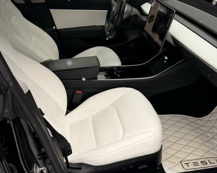 Черный Тесла Модель 3, объемом двигателя 0 л и пробегом 125 тыс. км за 16500 $, фото 46 на Automoto.ua