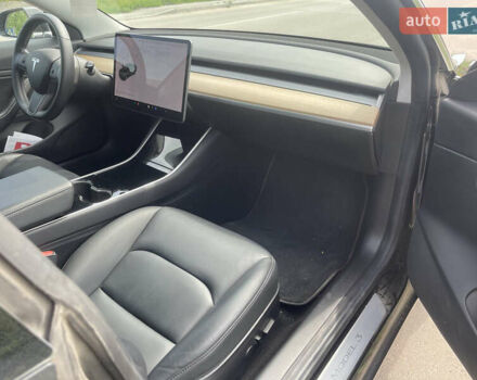 Чорний Тесла Модель 3, об'ємом двигуна 0 л та пробігом 77 тис. км за 14999 $, фото 11 на Automoto.ua