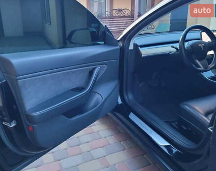 Черный Тесла Модель 3, объемом двигателя 0 л и пробегом 129 тыс. км за 19500 $, фото 3 на Automoto.ua