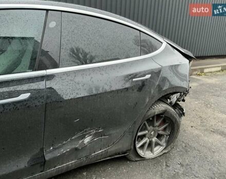 Черный Тесла Модель 3, объемом двигателя 0 л и пробегом 139 тыс. км за 11000 $, фото 5 на Automoto.ua