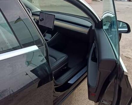 Черный Тесла Модель 3, объемом двигателя 0 л и пробегом 100 тыс. км за 15999 $, фото 23 на Automoto.ua