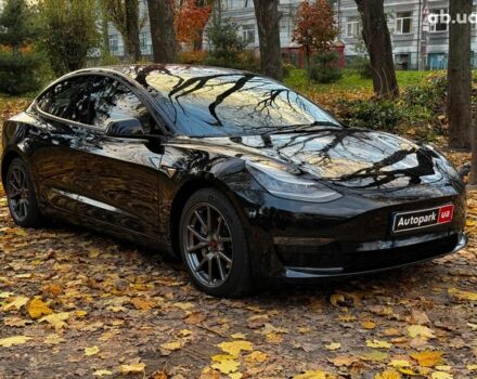 Черный Тесла Модель 3, объемом двигателя 0 л и пробегом 65 тыс. км за 25390 $, фото 2 на Automoto.ua