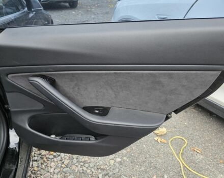 Черный Тесла Модель 3, объемом двигателя 0 л и пробегом 130 тыс. км за 303 $, фото 11 на Automoto.ua