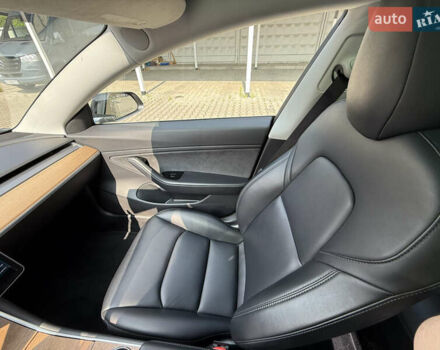 Черный Тесла Модель 3, объемом двигателя 0 л и пробегом 135 тыс. км за 15900 $, фото 22 на Automoto.ua