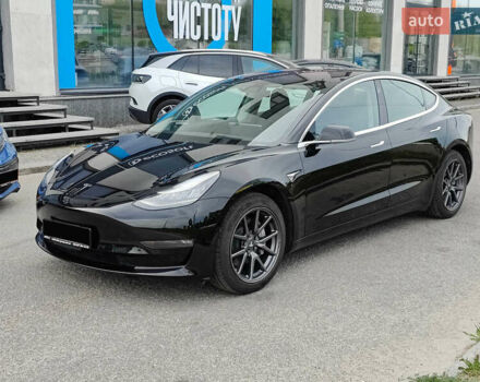 Чорний Тесла Модель 3, об'ємом двигуна 0 л та пробігом 31 тис. км за 20500 $, фото 2 на Automoto.ua