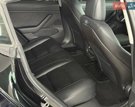 Чорний Тесла Модель 3, об'ємом двигуна 0 л та пробігом 120 тис. км за 16940 $, фото 15 на Automoto.ua