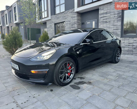 Черный Тесла Модель 3, объемом двигателя 0 л и пробегом 142 тыс. км за 15500 $, фото 1 на Automoto.ua