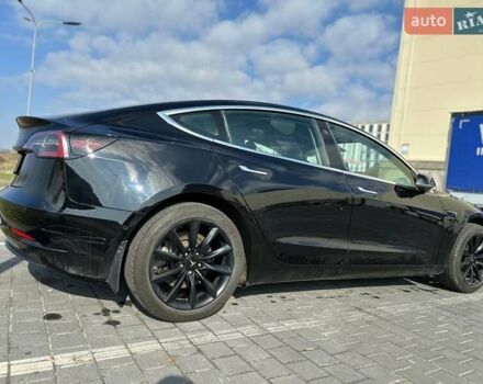 Черный Тесла Модель 3, объемом двигателя 0 л и пробегом 210 тыс. км за 13500 $, фото 1 на Automoto.ua