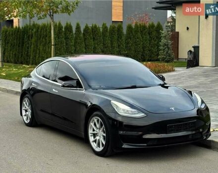 Черный Тесла Модель 3, объемом двигателя 0 л и пробегом 92 тыс. км за 21800 $, фото 1 на Automoto.ua
