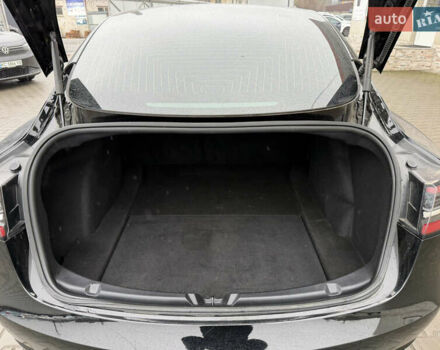 Чорний Тесла Модель 3, об'ємом двигуна 0 л та пробігом 81 тис. км за 15300 $, фото 32 на Automoto.ua