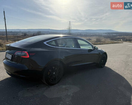 Чорний Тесла Модель 3, об'ємом двигуна 0 л та пробігом 39 тис. км за 17500 $, фото 1 на Automoto.ua