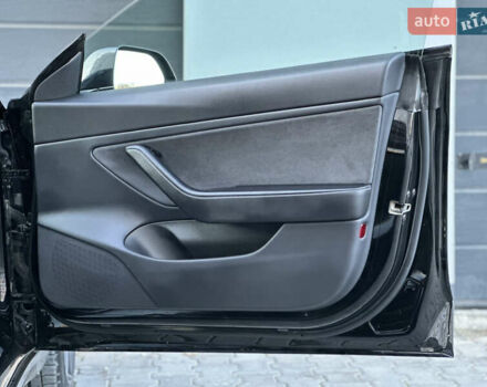 Черный Тесла Модель 3, объемом двигателя 0 л и пробегом 121 тыс. км за 19400 $, фото 52 на Automoto.ua