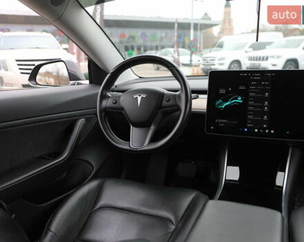 Черный Тесла Модель 3, объемом двигателя 0 л и пробегом 66 тыс. км за 17000 $, фото 10 на Automoto.ua