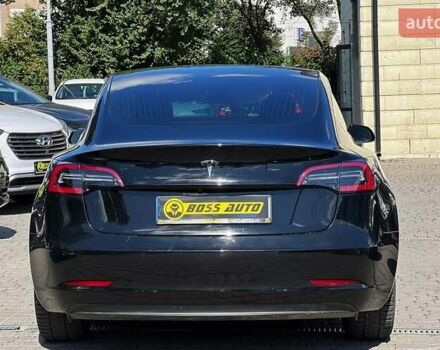 Тесла Модель 3 2019 в Ивано-Франковске на Automoto.ua Черный Тесла Модель 3, объемом двигателя 0 л и пробегом 101 тыс. км за 18800 $, фото 5 на Automoto.ua