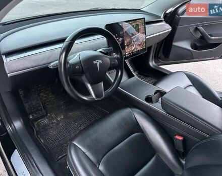 Чорний Тесла Модель 3, об'ємом двигуна 0 л та пробігом 98 тис. км за 16600 $, фото 9 на Automoto.ua
