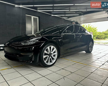 Чорний Тесла Модель 3, об'ємом двигуна 0 л та пробігом 96 тис. км за 17999 $, фото 2 на Automoto.ua