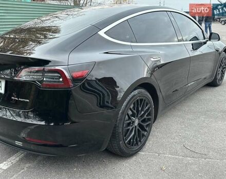 Чорний Тесла Модель 3, об'ємом двигуна 0 л та пробігом 98 тис. км за 16600 $, фото 2 на Automoto.ua