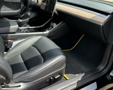 Черный Тесла Модель 3, объемом двигателя 0 л и пробегом 101 тыс. км за 29900 $, фото 2 на Automoto.ua