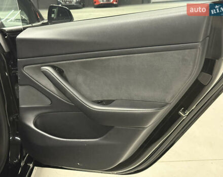 Черный Тесла Модель 3, объемом двигателя 0 л и пробегом 209 тыс. км за 17900 $, фото 49 на Automoto.ua