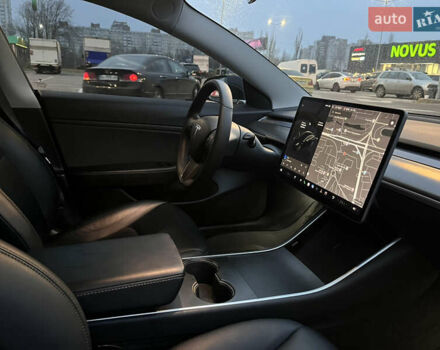 Черный Тесла Модель 3, объемом двигателя 0 л и пробегом 77 тыс. км за 20000 $, фото 81 на Automoto.ua