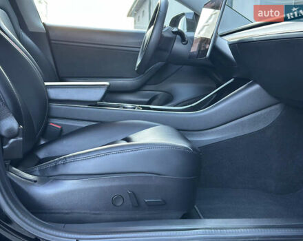 Черный Тесла Модель 3, объемом двигателя 0 л и пробегом 121 тыс. км за 19400 $, фото 62 на Automoto.ua