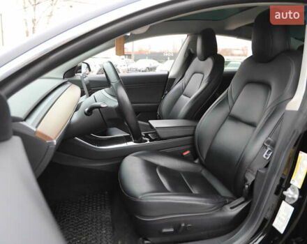 Черный Тесла Модель 3, объемом двигателя 0 л и пробегом 66 тыс. км за 17000 $, фото 6 на Automoto.ua