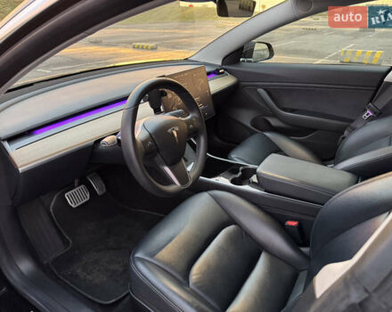 Черный Тесла Модель 3, объемом двигателя 0 л и пробегом 98 тыс. км за 17900 $, фото 15 на Automoto.ua