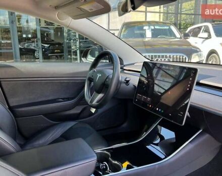 Тесла Модель 3 2019 в Ивано-Франковске на Automoto.ua Черный Тесла Модель 3, объемом двигателя 0 л и пробегом 101 тыс. км за 18800 $, фото 16 на Automoto.ua