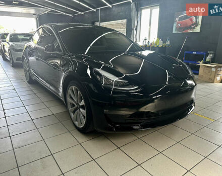 Чорний Тесла Модель 3, об'ємом двигуна 0 л та пробігом 96 тис. км за 17999 $, фото 5 на Automoto.ua