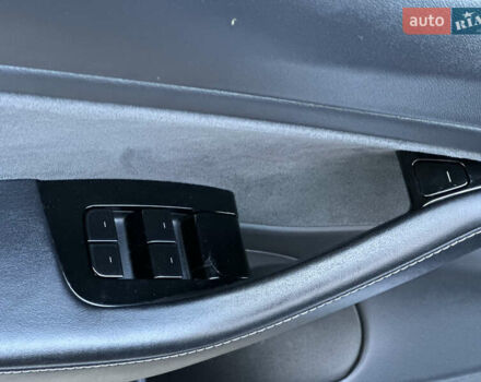 Черный Тесла Модель 3, объемом двигателя 0 л и пробегом 121 тыс. км за 19400 $, фото 47 на Automoto.ua