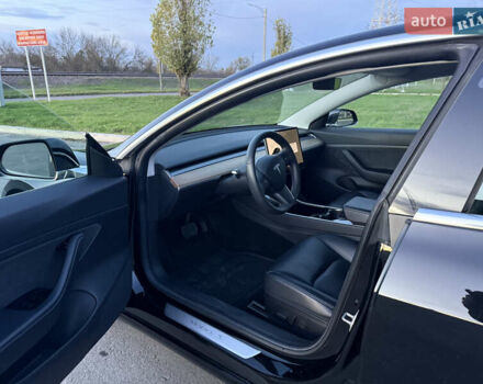 Чорний Тесла Модель 3, об'ємом двигуна 0 л та пробігом 128 тис. км за 15100 $, фото 32 на Automoto.ua