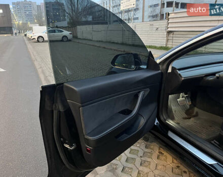 Черный Тесла Модель 3, объемом двигателя 0 л и пробегом 77 тыс. км за 20000 $, фото 64 на Automoto.ua