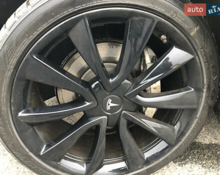 Черный Тесла Модель 3, объемом двигателя 0 л и пробегом 190 тыс. км за 16000 $, фото 3 на Automoto.ua