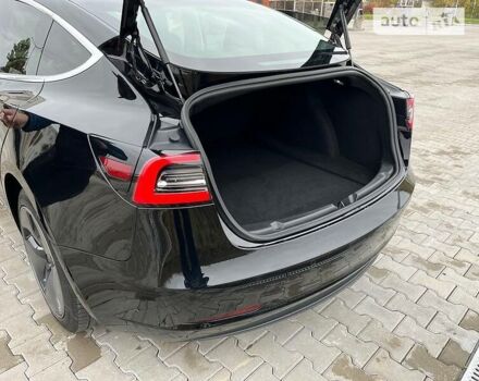 Чорний Тесла Модель 3, об'ємом двигуна 0 л та пробігом 85 тис. км за 34500 $, фото 10 на Automoto.ua